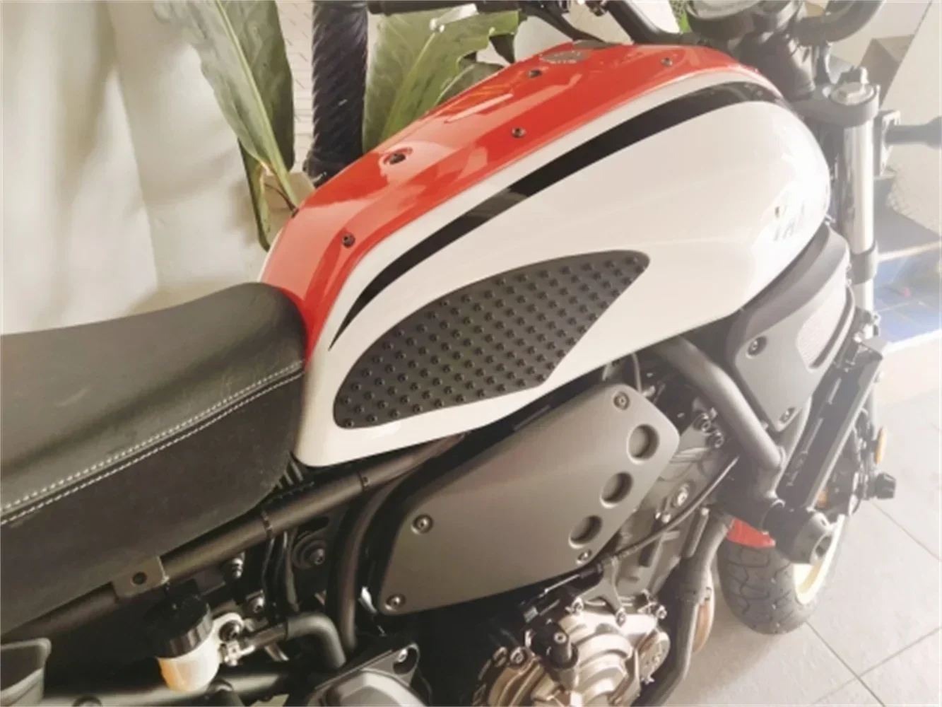 For Bonneville 2001-2015 Tank Traction Pads Anti Slip Stickers Motorcycle Accessories Side Decal Knee Grip Protector Ornamental