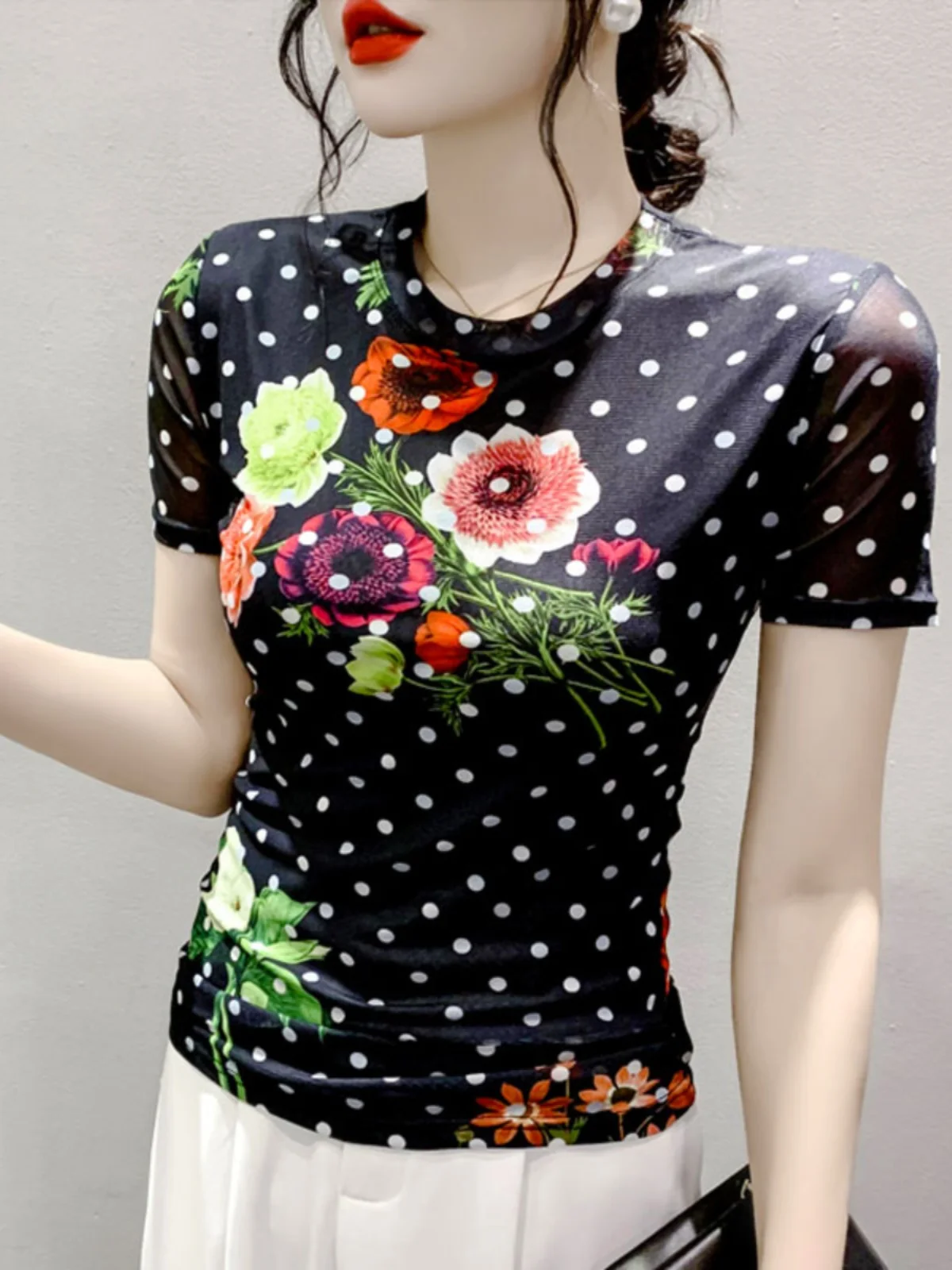 T-shirt Estiva alla Moda con Stampa a Pois, Maglietta Aderente da Donna, Stile Streetwear, Top Trendy con Collo Tondo, Blusa Giovanile