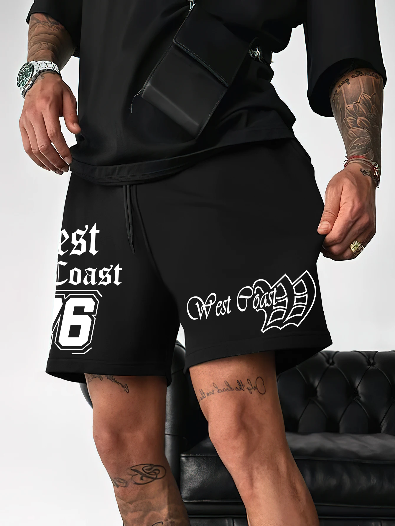 

Men's Letter Pattern Preppy and Sporty Style Shorts Comfortable Lightweight for Summer Outdoor Activities