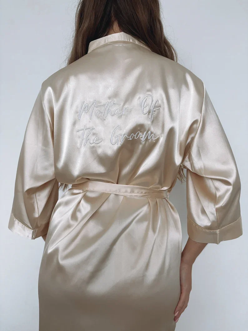 ส่วนบุคคลแชมเปญ Bridesmaid Robes ปักซาตินเจ้าสาว Robe Dressing Gown ชุดนอนของขวัญเพื่อนเจ้าสาว Maid of Honor เจ้าสาว