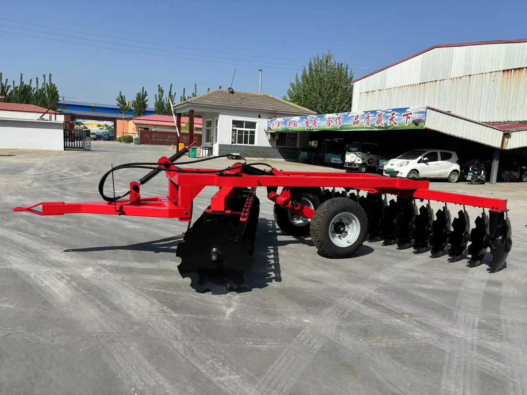 Heavy Duty Mini Agricultural Ploughing Machine Offset Disc Harrow With Gearbox Farm Equipment Cultivator