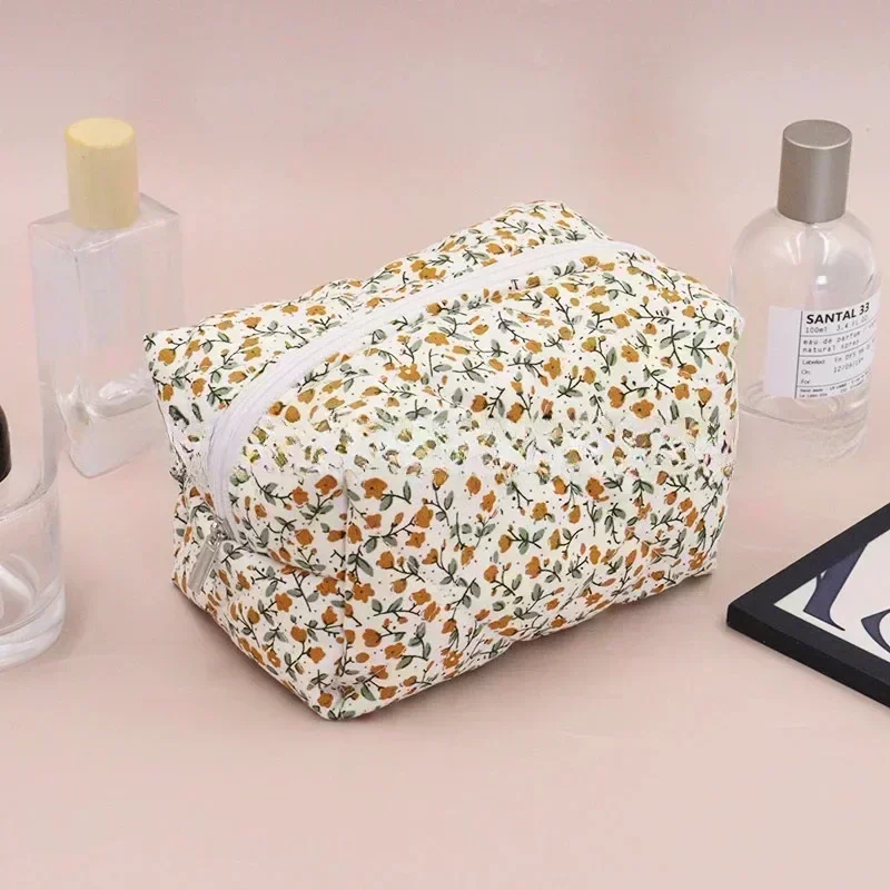 Organizer per riporre i trucchi trapuntati floreali gonfi borse per cosmetici con stampa floreale borsa per cosmetici da viaggio grande accessorio