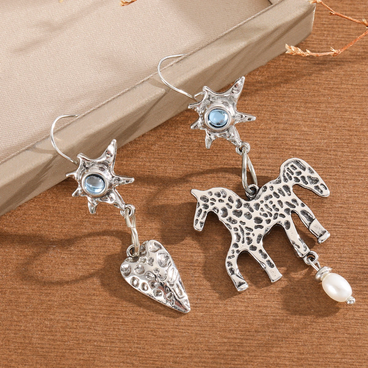The retro octagonal star with spotted horse lady pendant earrings are suitable for parties, gatherings and dates.