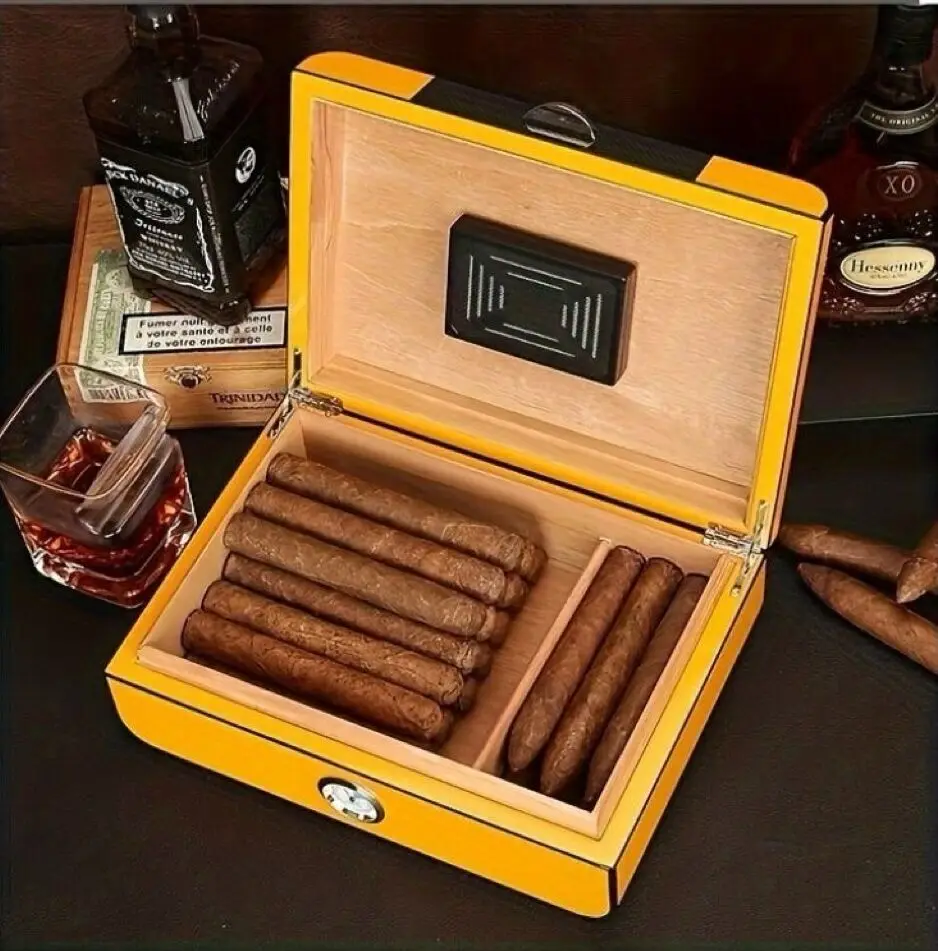 A Natural Cedarwood Alcohol-Infused Cigar Box With A High-End Design Featuring A Piano-Finished, Glossy Surface.
