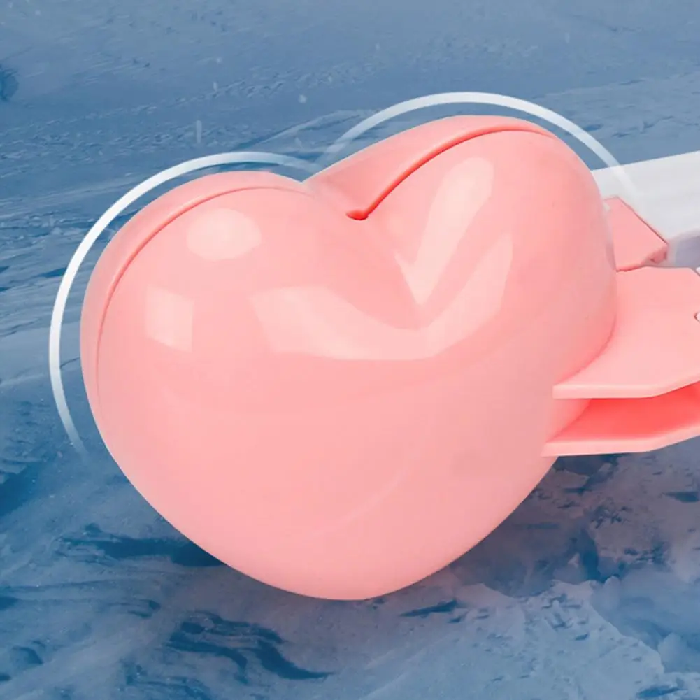 2025 Creatore di palle di neve Giocattolo staccabile Cuore d'amore Pupazzo di neve Forma di calcio Gioco di combattimento sulla neve all'aperto Clip per creare palle di neve per bambini