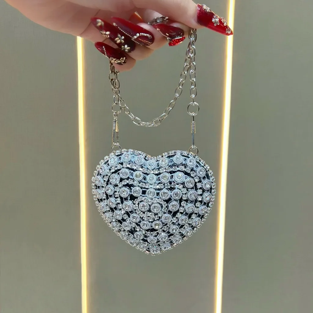 Luxury Small Bling Heart Shape Diamond Evening Clutch Rhinestones Purse Ladies Fashion Lipstick Bag for Women Chain Shoulder Bag