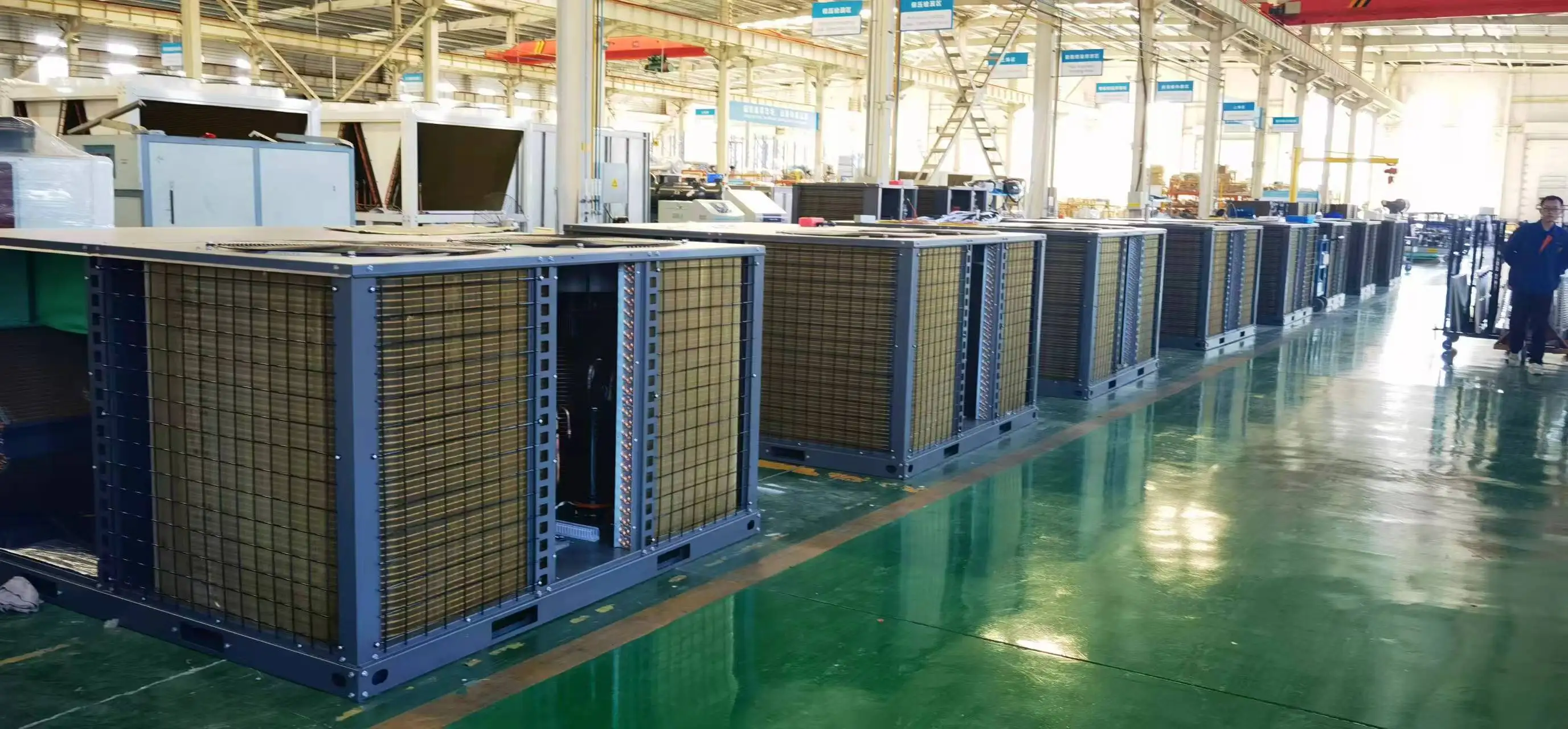 15 тонн промышленного кондиционера R410a на крыше в упаковке для музея