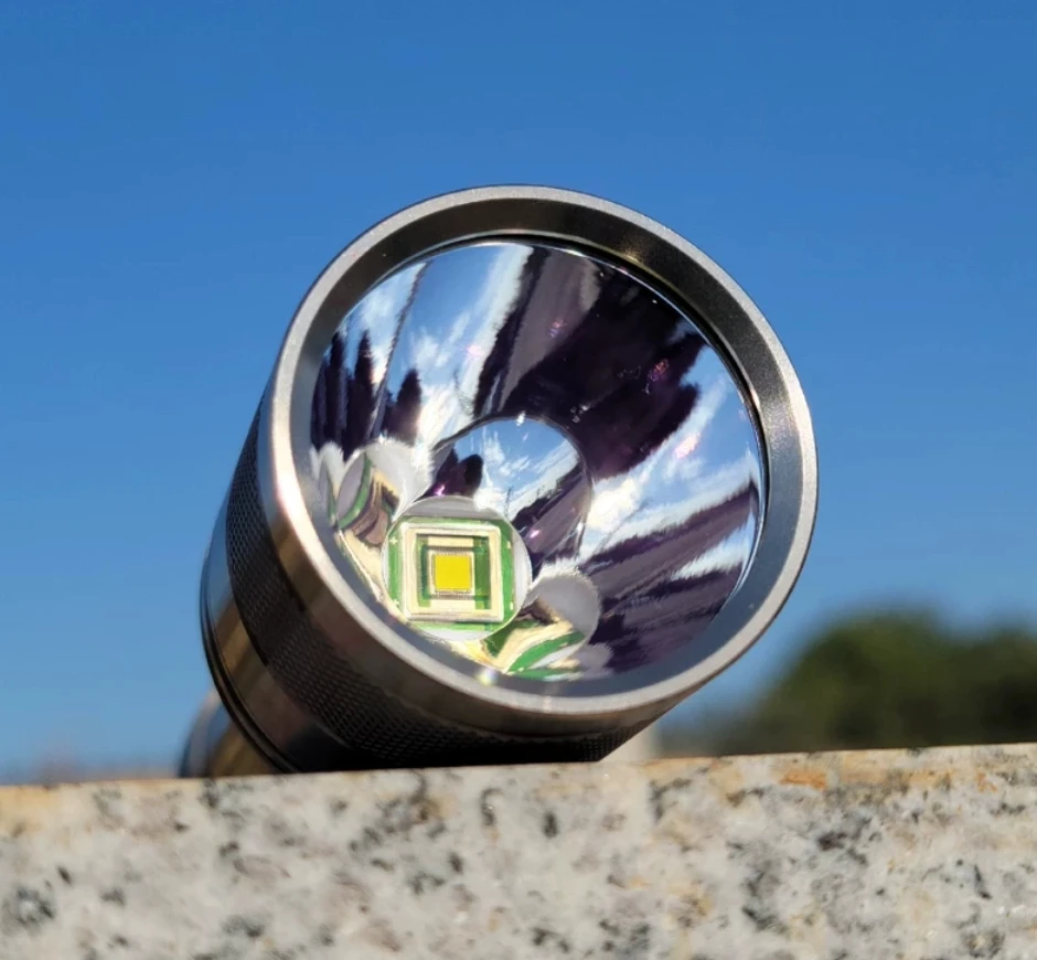 EDC lumintop X9L Titanium Alloy Limited Edition SBT90.2 LED Beads tactical flashlight