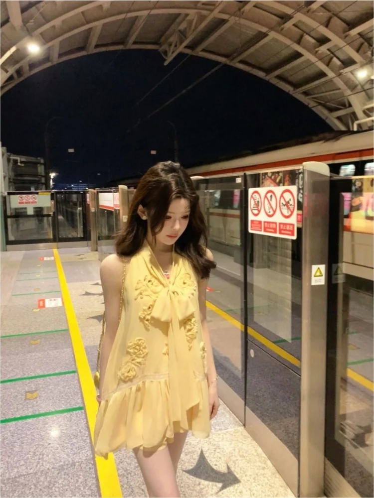 

Стильный женский комплект с узором «узел»: шорты и однотонный топ в корейском стиле, модный летний повседневный костюм-двойка