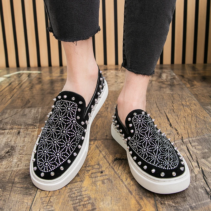 Fashion Men Loafers Men Slip-on Light Comfortable Walking Shoes European Business Travel High-end Shoes Size 38-45 Men Shoes