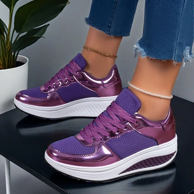 

Женские кроссовки на толстой подошве. Удобная повседневная повседневная прогулочная обувь. Уличная обувь для фитнеса.