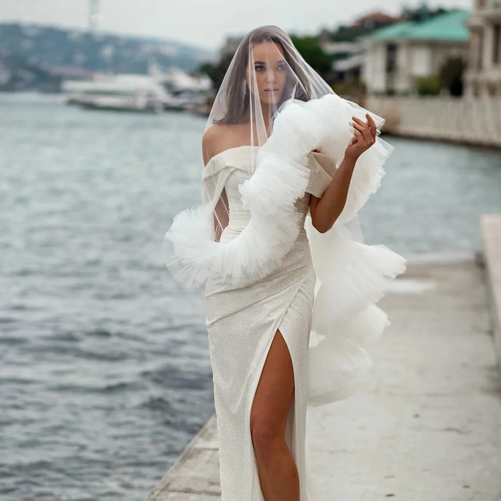 طرحة زفاف مكشكشة مع ذيل كبير يغطي الوجه ممكن مخيط يدويًا فاخر ورومانسي طبقة مزدوجة أبيض عاجي G183