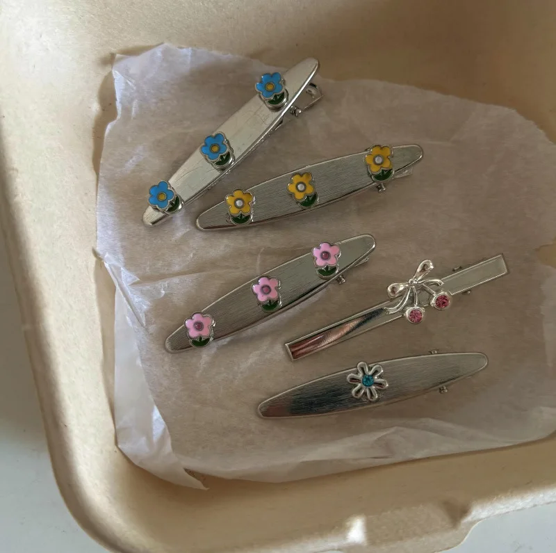 Silver Retro Small Flower Hair Clip Simple Diamond Duckbill Clip Fashion Versatile Hair Edge Clip Women Girls Hair Accessories