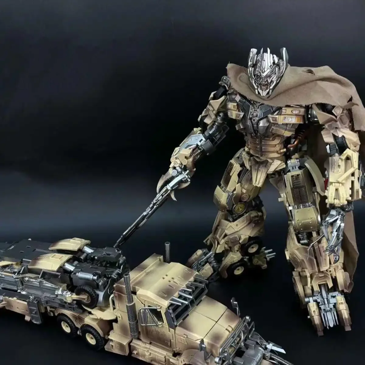 Transformed Toy DP01 Oil Tanker Megatron Alloy Enlargement Desert Battle Damaged Version Action Figures Model  Collection