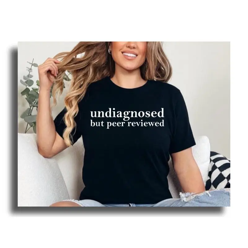 تي شيرت غير مشوه ولكن تم مراجعه من الكثرى تي شيرت مضحك ساخر للصحة العقلية رائع للأصدقاء أو زميل العمل