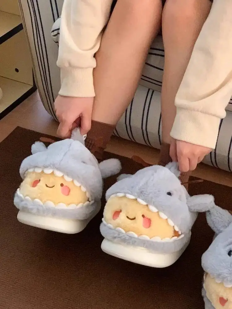 

Unisex Home Slippers 2025 Winter Funny Shark Bee Plush Slippers Closed Toe Indoor Household New Cute Slippers For Men & Women