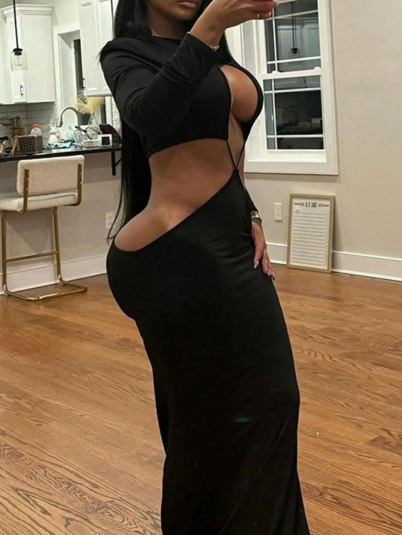 Sexy Maxikleid mit doppeltem Ausschnitt – Langarmshirt mit architektonischem Hohldetail