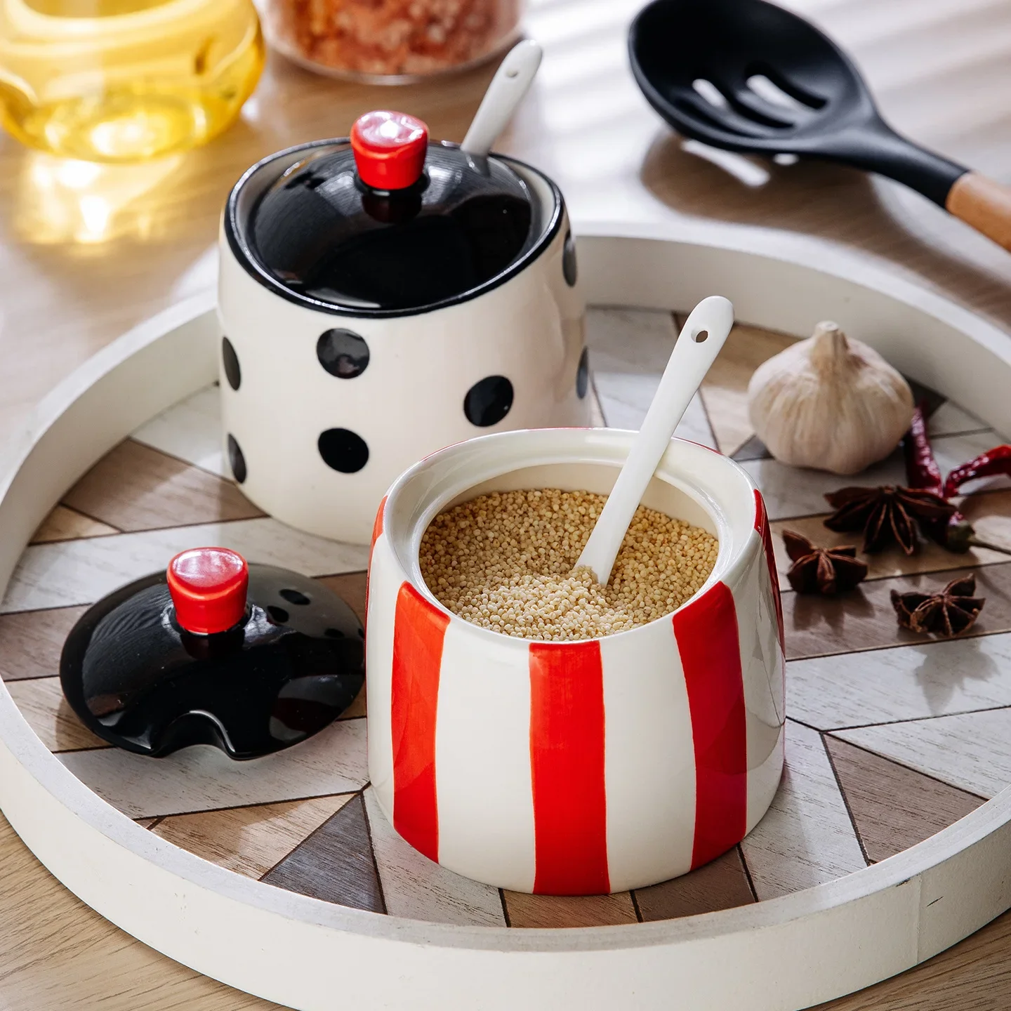Retro Polka Dot Stripe Ceramic Spice Jar with Lid Spoon Cute Kitchen Seasoning Storage Container Home Countertop Sugar Salt Jar