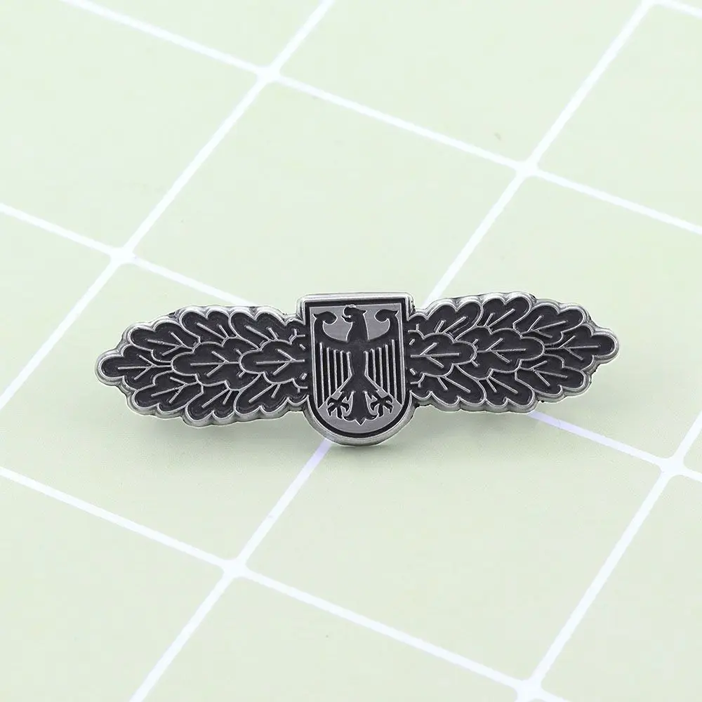 Eagle Badge Vintage Meatl Brooch Military Fans Colletcion Medal Lapel Pin Decoration Craft Gift view 3