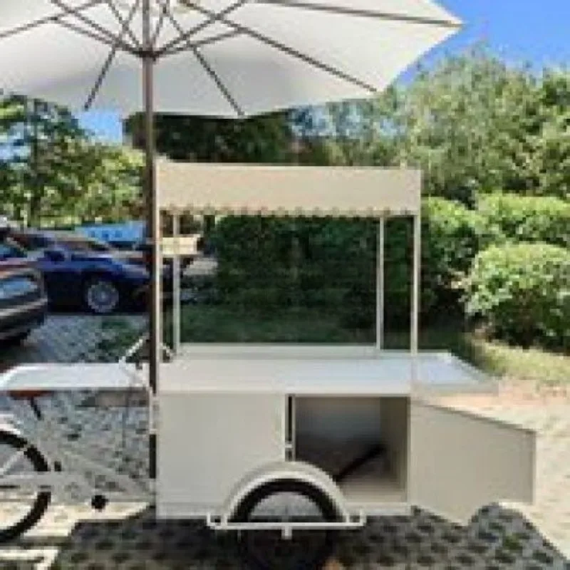 عكس سيارة كشك ثلاثية العجلات على شكل حمار تبيع كشك عرض السوق الليلي في الهواء الطلق ذو المناظر الطبيعية الخلابة تعزيز تعويم الشاي بالحليب