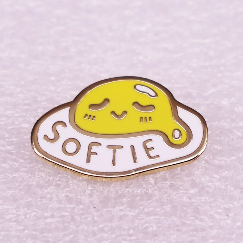 Broche de esmalte de huevo frito "softie", insignia de Pin de solapa de ropa de abrigo, Serie de comida linda, personalidad creativa, regalos de joyería para amigos