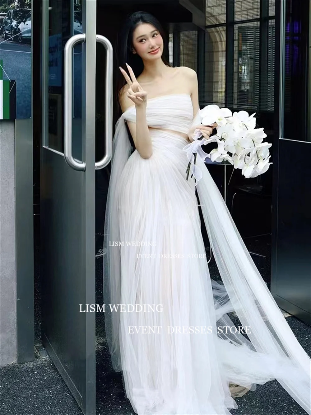 LISM Graceful Strapless Korea Lady Wedding Dresses Photo shoot Soft Fairy Tulle Cut Out Floor-Length Backless Custom Bridal Gown