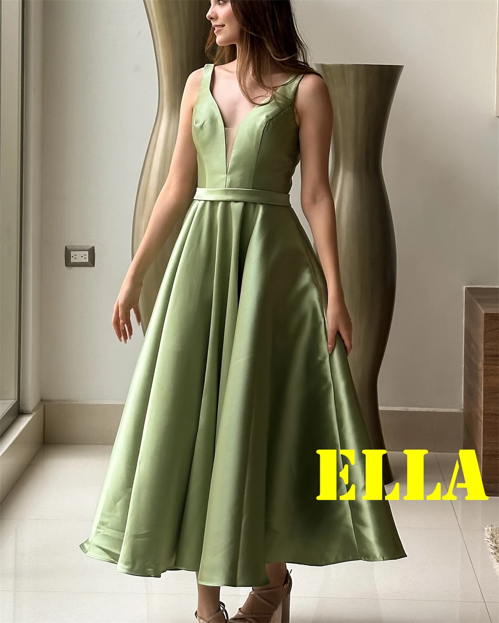 Customized Temperament Green Satin Evening Dress High Quality V-Neck Sleeveless Homecoming Dress Luxury Vestido De Festa