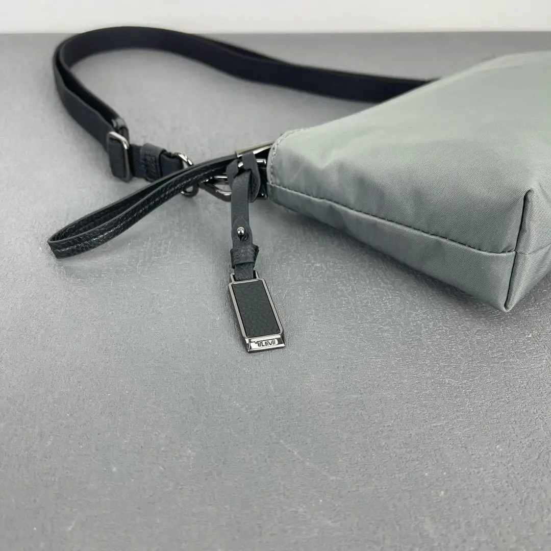 حقيبة كروس أنيقة وعملية، محفظة كتف نايلون مقاومة للماء للنساء، خفيفة الوزن 196679