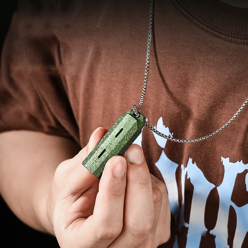 Outdoor Tragbare Titan Legierung Schiedsrichter Pfeife Eis Kristall Neue Anhänger EDC Doppel Rohr Pfeife