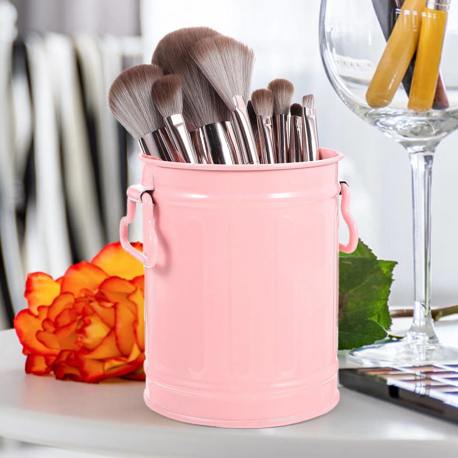 

Iron Trash Can Desk Storage Container Pencil Makeup Brush Holder Multifunctional Stationery Pen Holder for Office Bedroom Living