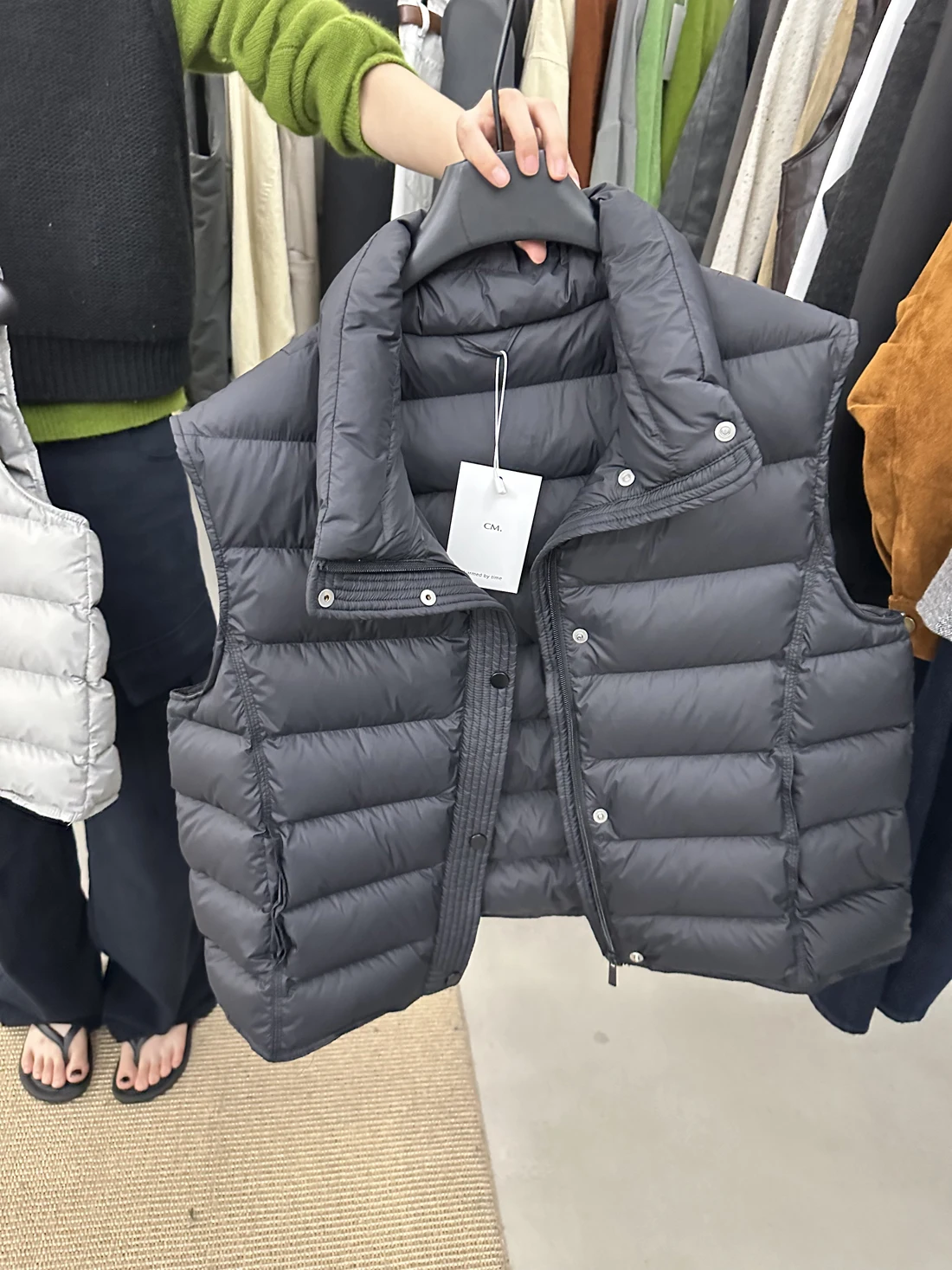 

Новая зимняя женская утепленная жилетка свободного кроя из утиного пуха, белая, на молнии, без рукавов, в корейском стиле, верхняя одежда