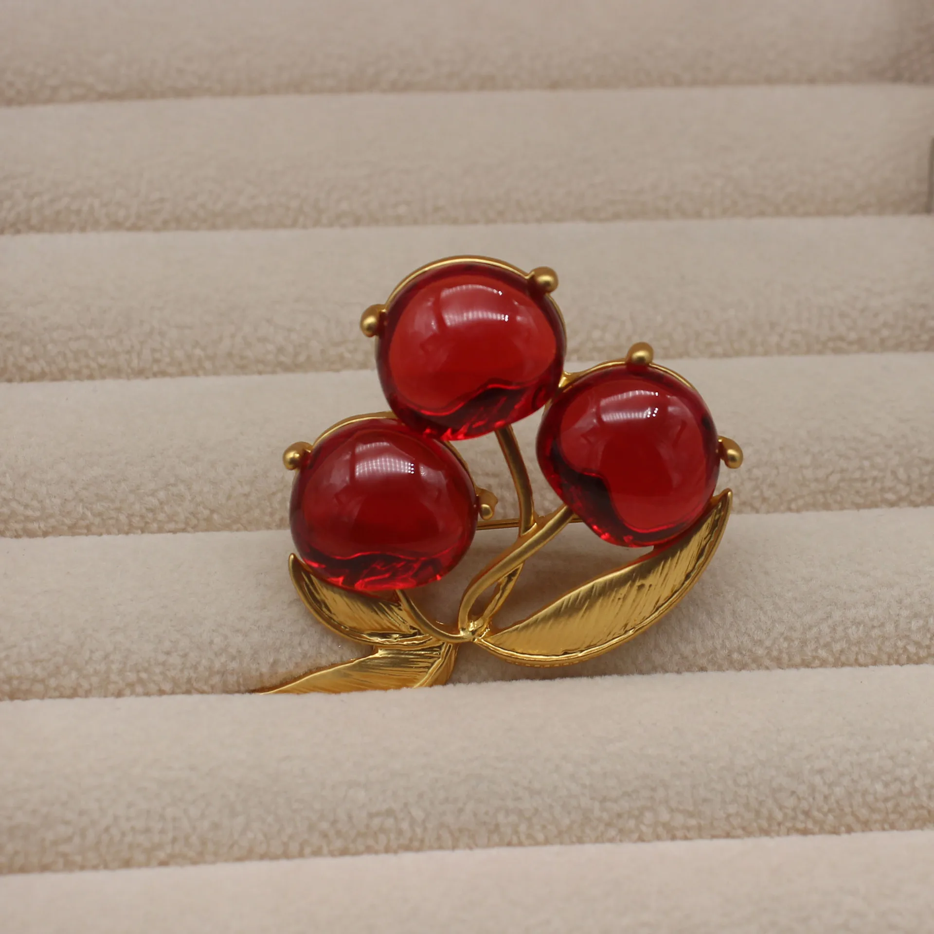 Vintage Cherry Brooch Red Jelly Glass Corsage Versatile Elegant Suit Clothing Jewelry Accessories Birthday Gifts for Women
