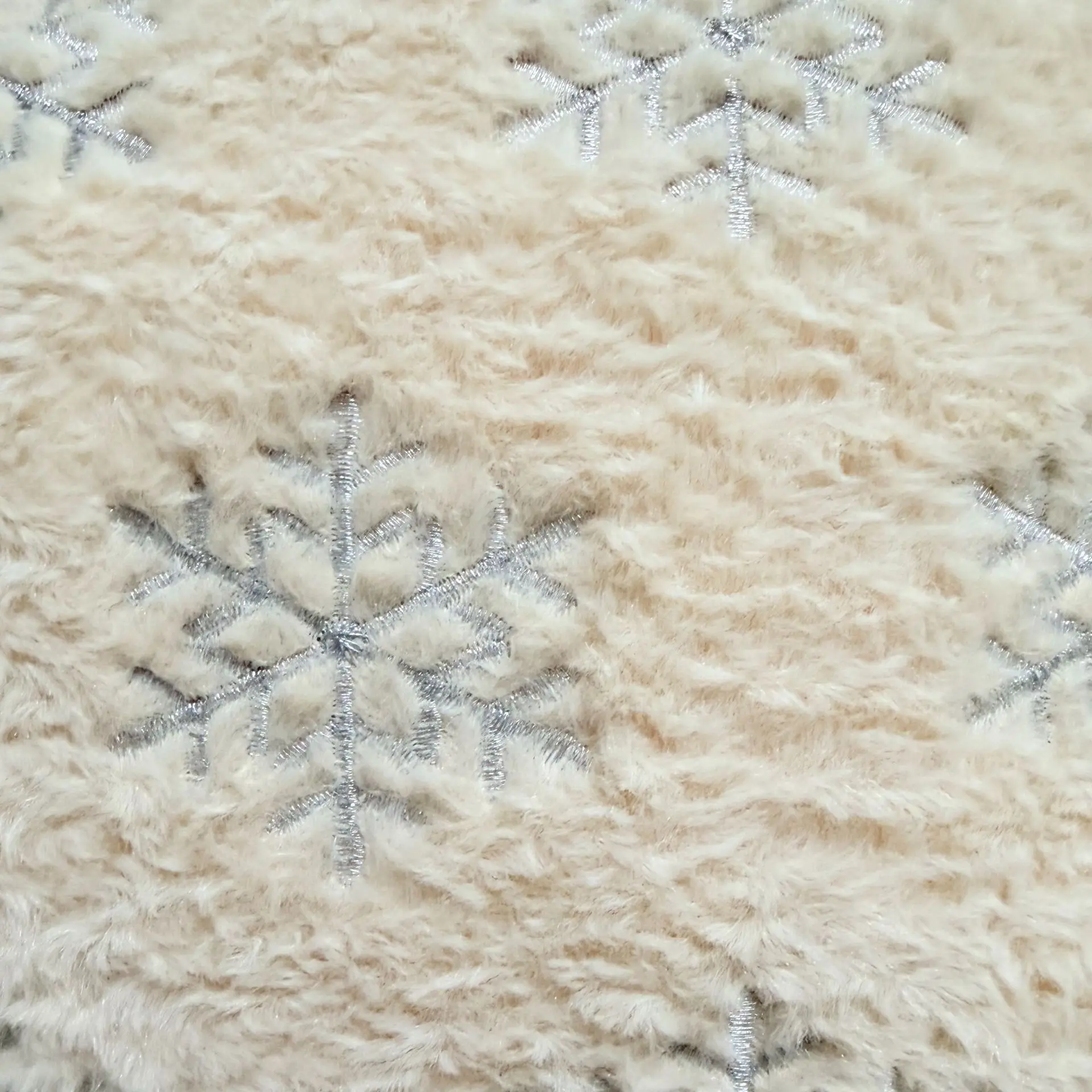 Weihnachtlicher Schneeflocken-Plüsch-Kissenbezug, Sofakissenbezug für Wohnzimmer, festliche Atmosphäre, dekorative Kissenbezüge – Detail 9