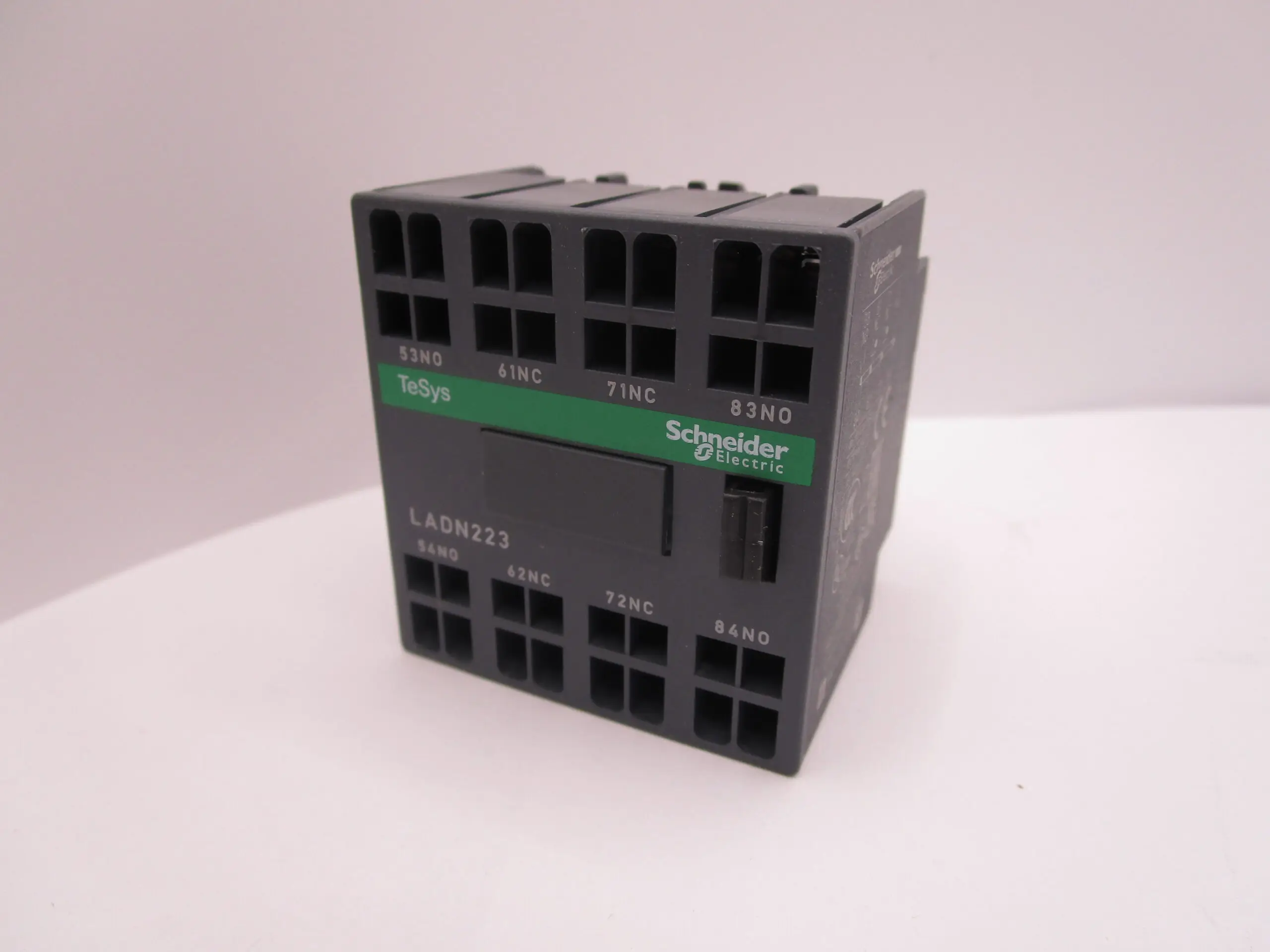 LADN223 Auxiliary contact block 2NO + 2NC, front mounting, spring terminals