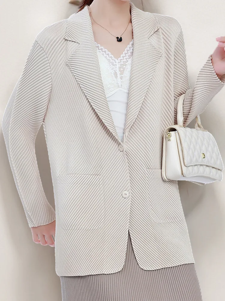 LANMREM Pleated Blazer Coat For Women Notched Collar Long Sleeves Single Breasted Chic Coats Office Lady 2025 Spring New 2DB1476