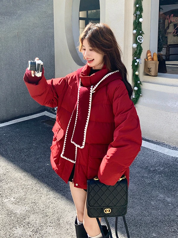 Veste d'hiver chaude et élégante en tricot rouge à capuche pour femme Cisas, nouvelle année, anti-âge