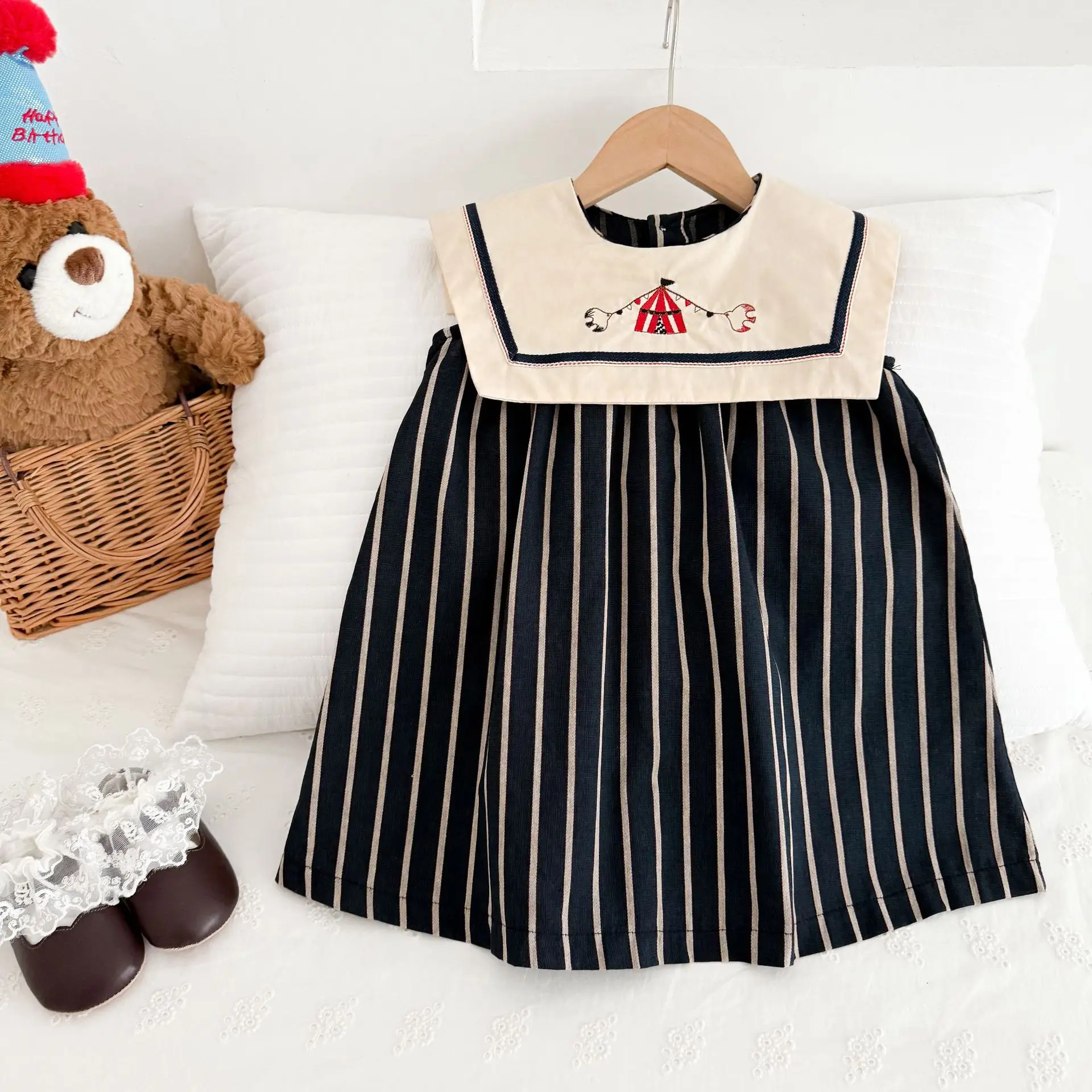 Girls' Striped Embroidered Lapel Sleeveless Dress, Spring and Autumn Circus Pattern Princess Dress, Retro Style Children's Dress