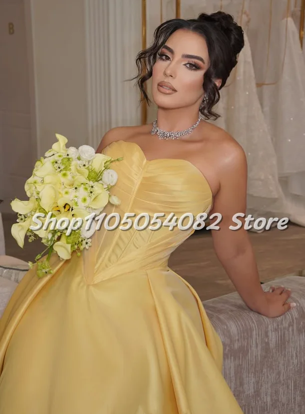 Customized luxurious Long Strapless Special Yellow Wedding Dress with Ruffles A-line Train Floor-length Luxurious Wedding Robe