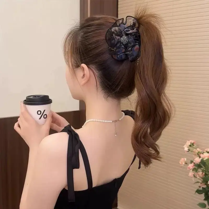 مشبك مخلب شبكي متطور على شكل زهرة؛ هدية إكسسوار للشعر بحامل ذيل حصان للنساء اللامعة.