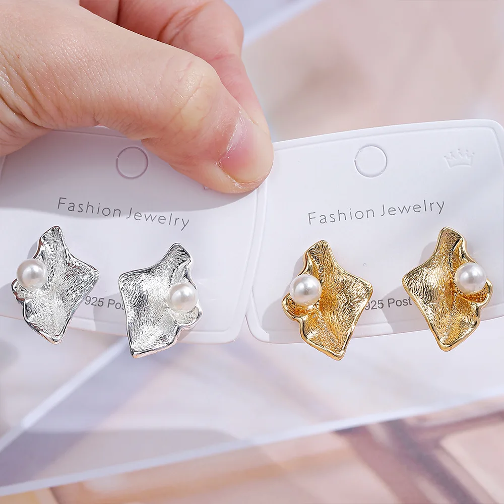 Fashionable and Exquisite Geometric Irregular Earrings Personalized Trendy Earrings Temperament Pearl Earrings for Women