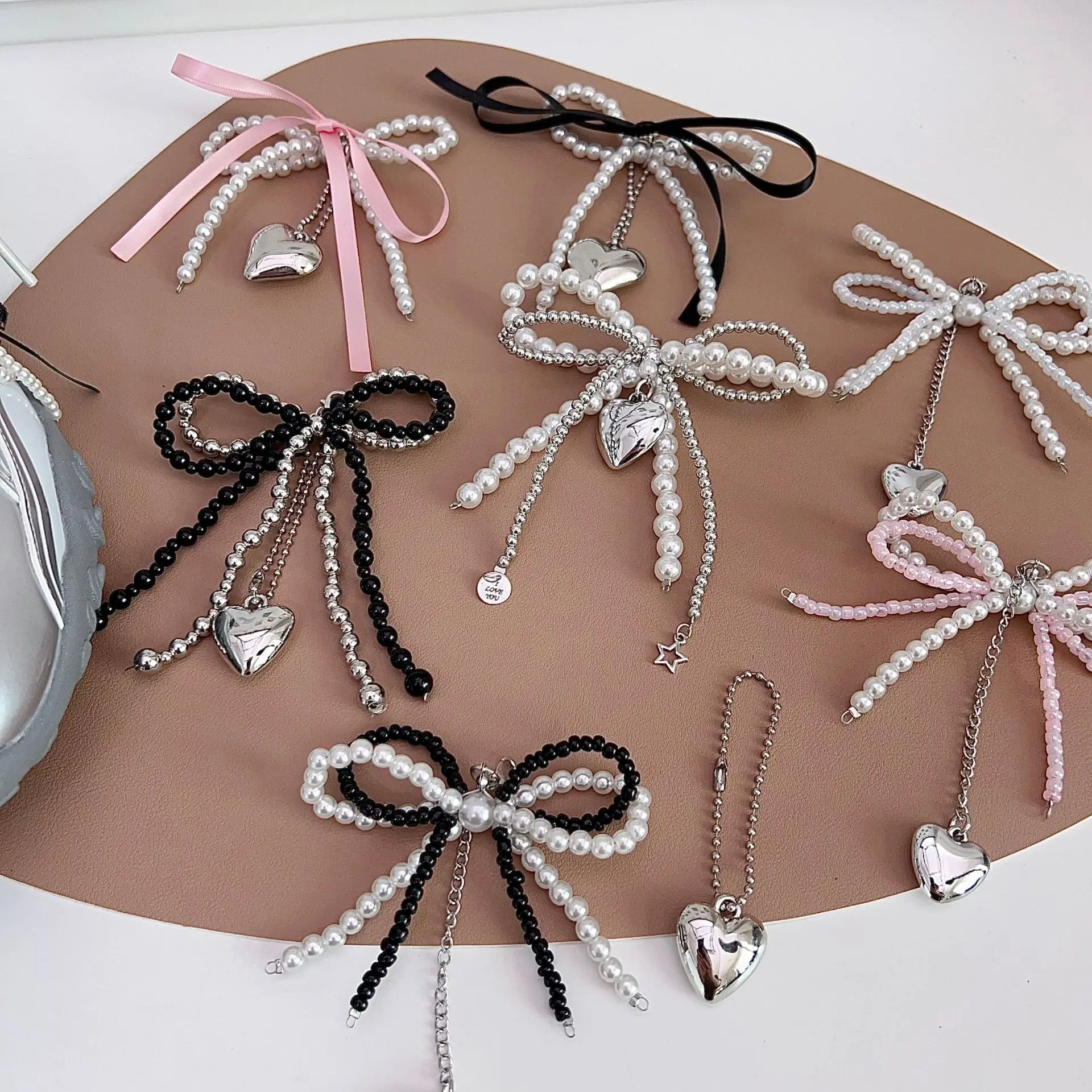 1 Stück Spitzen-Dekoanhänger, Liebes-Schuhketten-Schnalle, Perlen-Schleifen-Schnürsenkel-Charms, Sneaker-Schuh-Charms, Accessoires – Detail 4