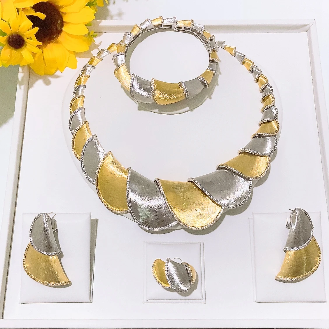 Simple Two Tone Geometric Shape American Zirconia Jewelry Set Fashionable Gentle Necklace Bracelet Earrings Ring Set For Wedding