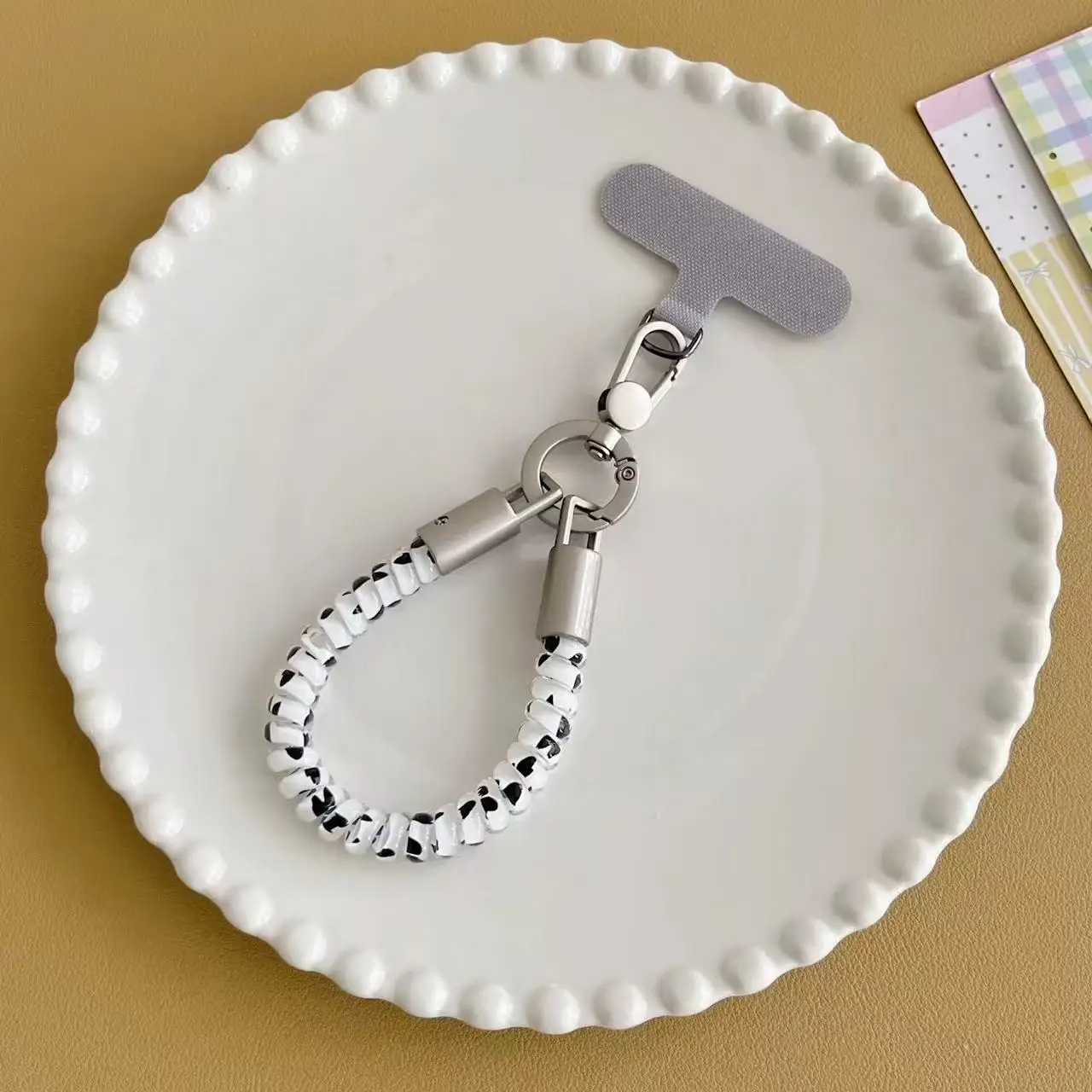 Tragbarer TPU-Handy-Handgelenkriemen, Spiralförmiges Telefonkabel, Abnehmbarer Metallverschluss, Handyhüllen-Charm-Riemen, Anti-Verlust-Handy-Handgelenkskette – Detail 13