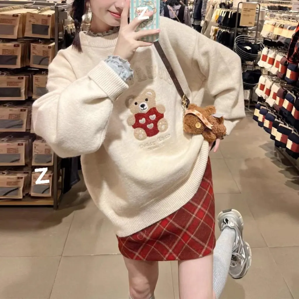 

Women's Vintage Embroidered Bear Pullover Sweater Loose Fit Crewneck Autumn Winter Heavy Lazy Style New
