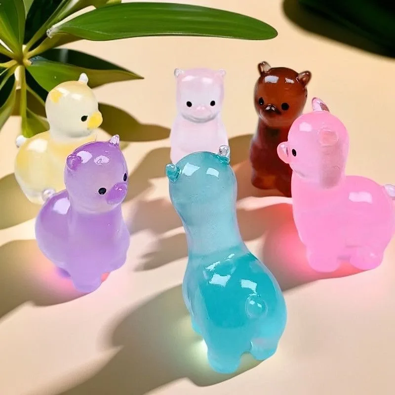 40 Uds Mini Alpaca que brilla en la oscuridad decoración de jardín de hadas estatua de Animal de Alpaca brillante creativa decoración de escritorio para el hogar regalo