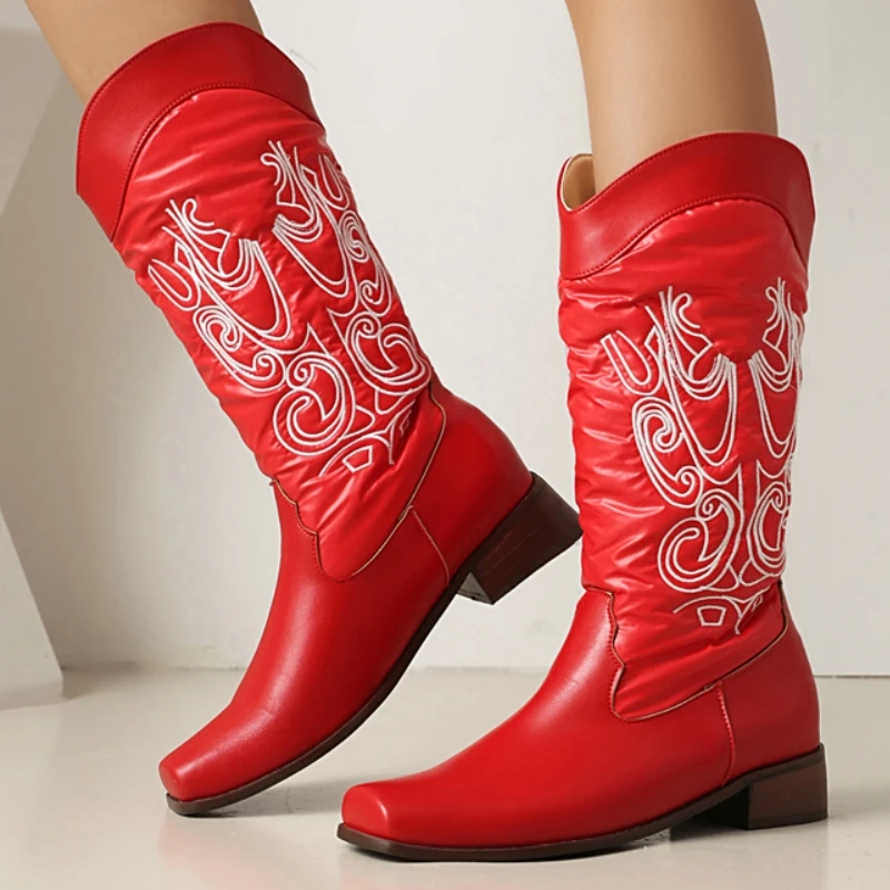 

Красные женские сапоги до середины икры с вышивкой, черно-белые ковбойские сапоги в стиле вестерн, женские ботинки без шнуровки унисекс, большой размер 46, новинка 2026 года, весна