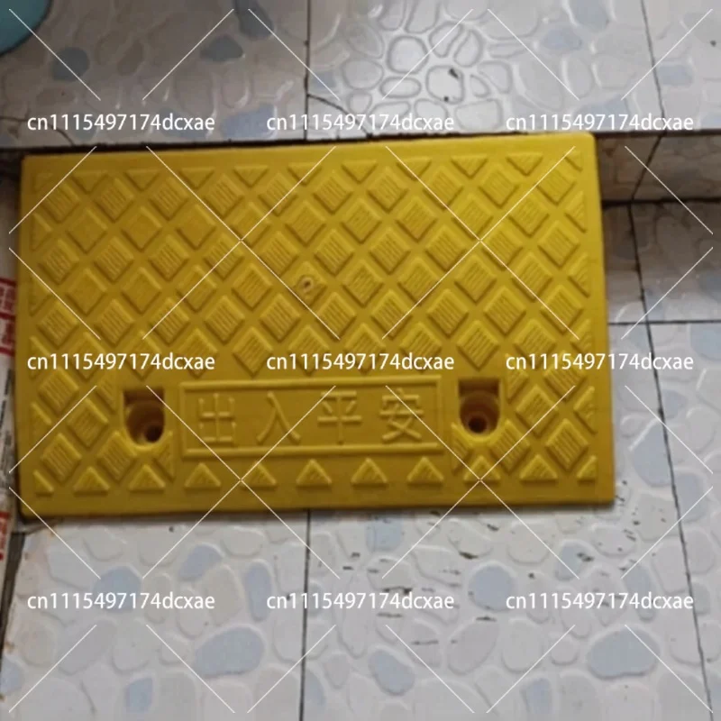 Plastic PVC Curb Ramp Portable Threshold Pad for Loading Dock Sidewalk Scooter Motorcycle Car Triangle Mat 50x38x15cm