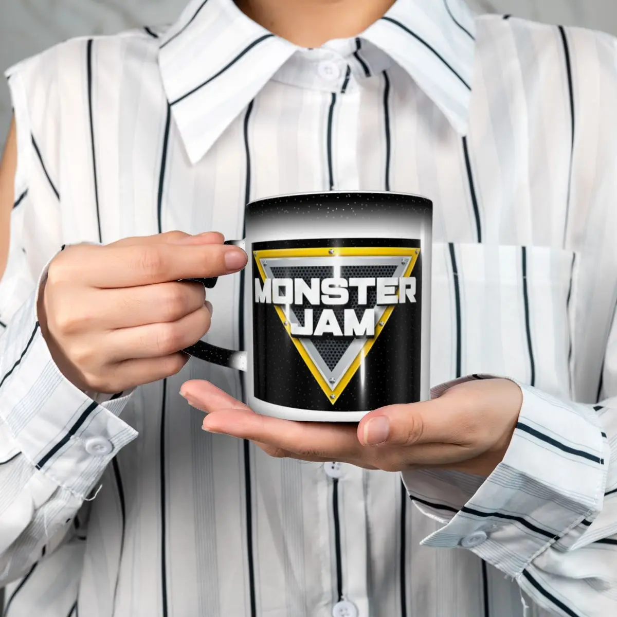 Taza clásica con diseño de camión Monster Jam, divertidas tazas de café de cerámica, tazas de té, taza de leche, artículos para beber, regalo para amigos