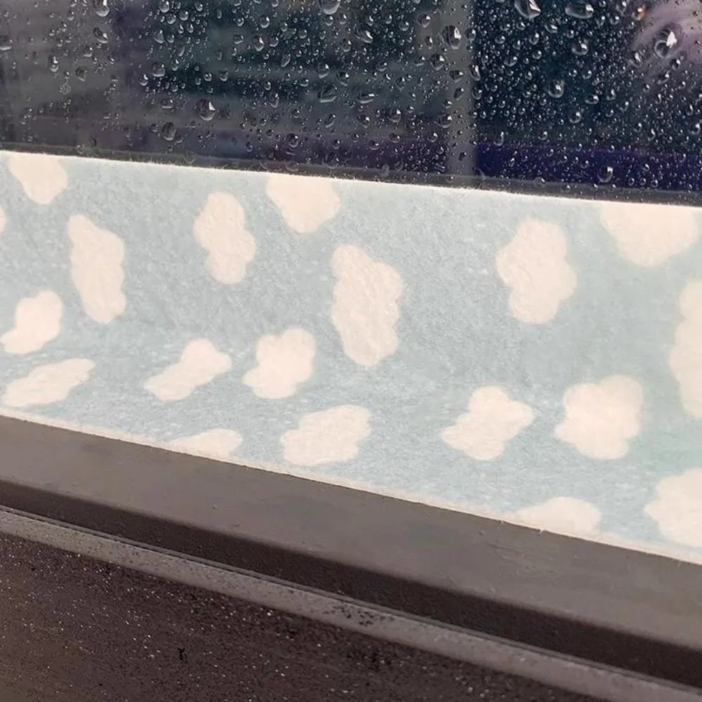 

4PCS Thickened Water Absorbing Stickers Moisture Absorbent Reusable Anti-Frost Stickers Velvet Texture Washable