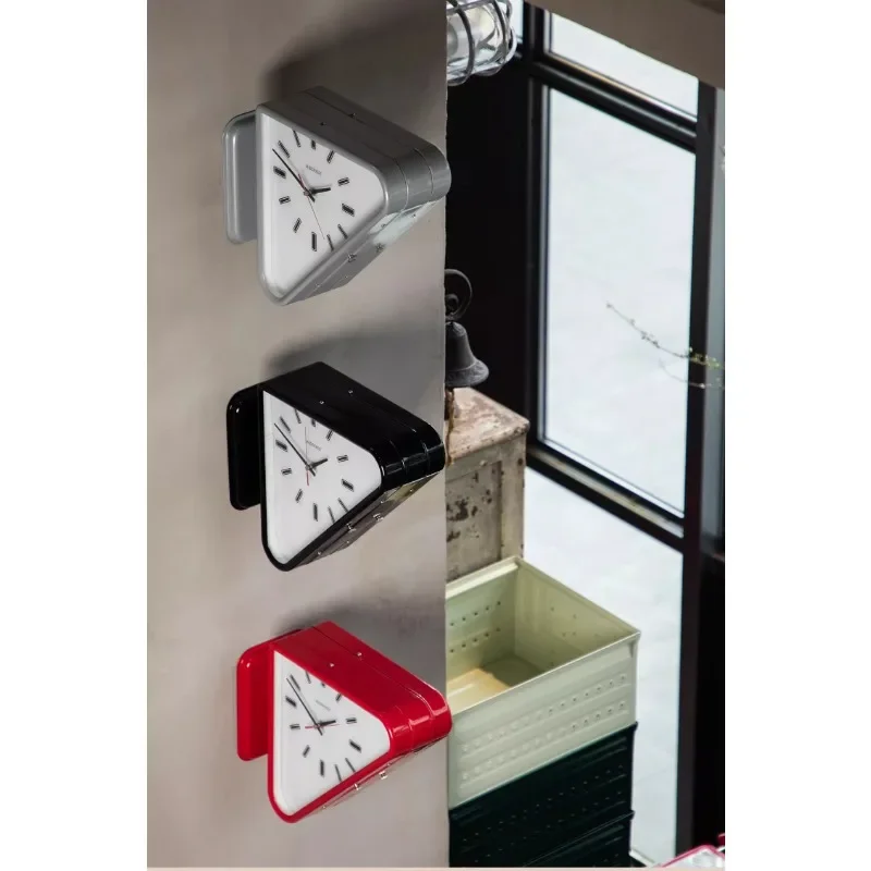Metal double-sided triangular wall clock, wall silent clock, simple wall decoration